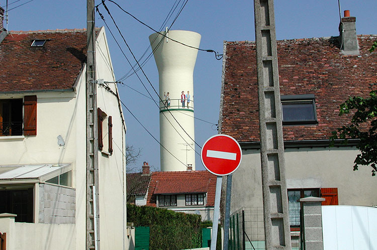 © Norbert Pousseur - Seine et Marne - Villeneuve St Denis - décor du château d'eau de Villeneuve Saint-Denis